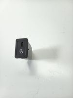 Sonstiges Teil USB Anschlu?<br>MERCEDES-BENZ SPRINTER 3-T BUS (B907) 211 CDI